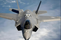 美F-35险被胡塞武装击中，损失增大让行动成“烂尾仗”