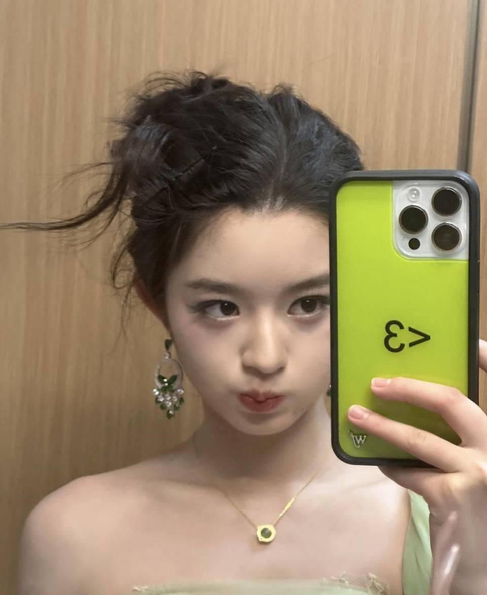黄杨钿甜父亲涉违规经营	、在职期间生二孩，会如何处罚？律师解读  第1张